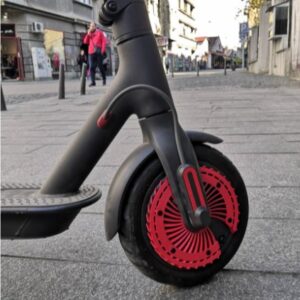 Ventilator / kuler motora u crvenoj boji